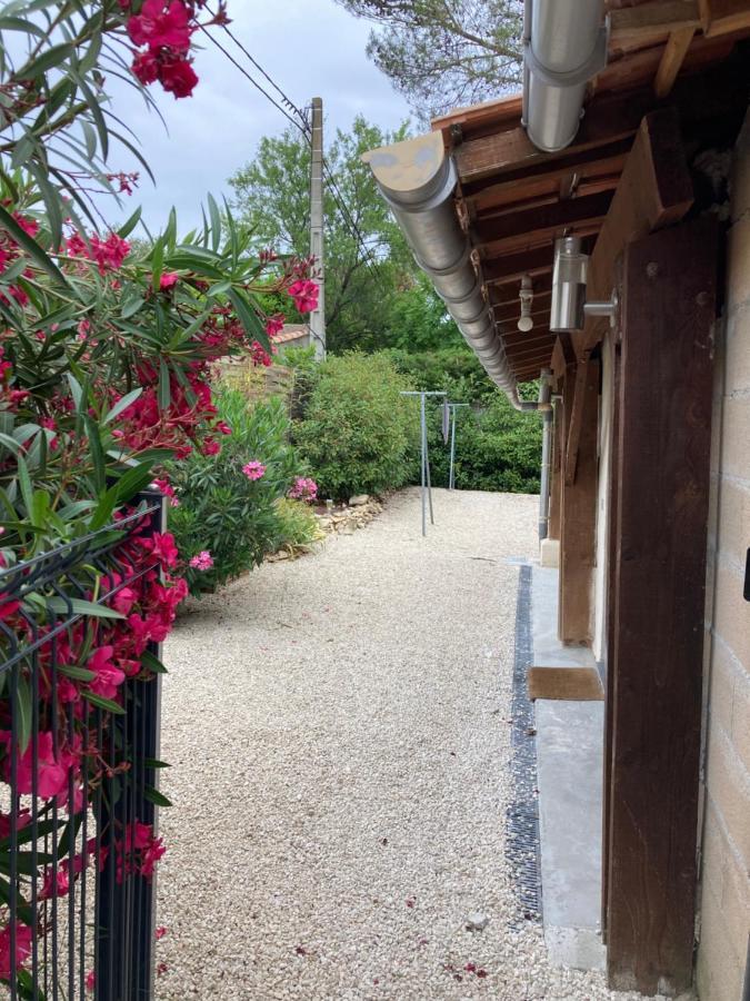 Au cœur de la Pinède de 1 à 4 personnes Vila Langlade Exterior foto