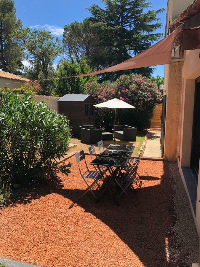 Au cœur de la Pinède de 1 à 4 personnes Vila Langlade Exterior foto